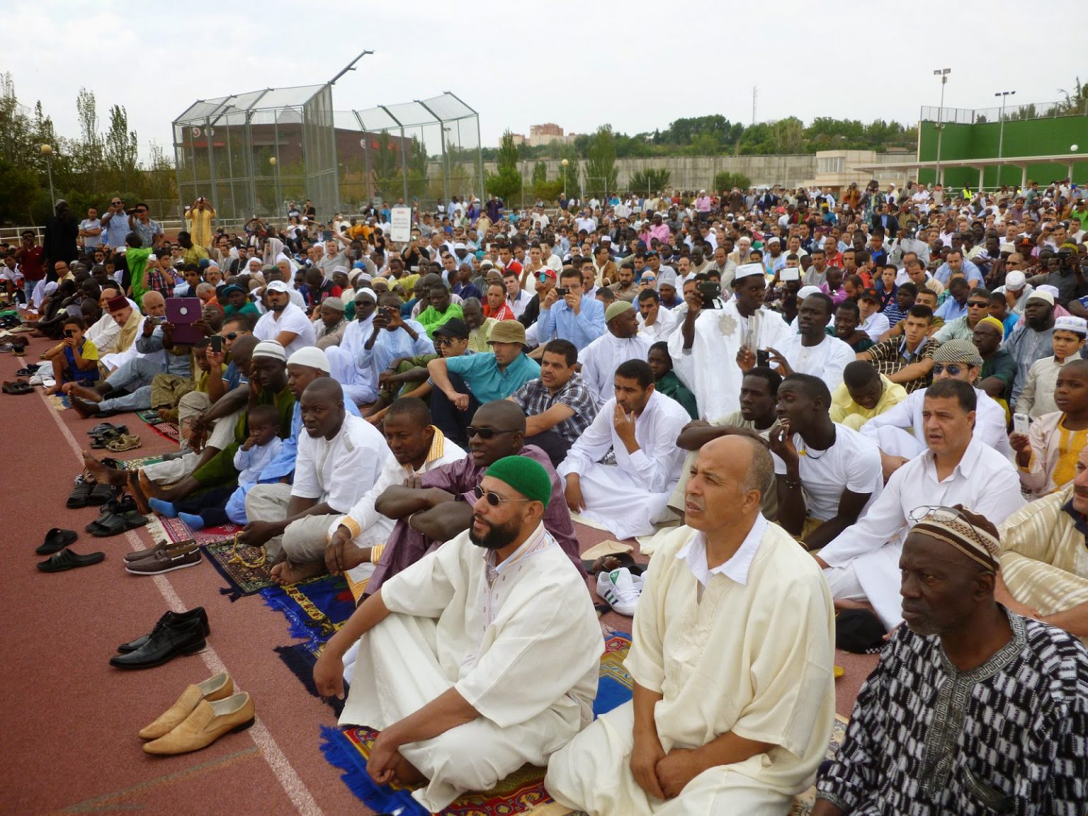 m-s-de-3-000-musulmanes-celebran-en-zaragoza-el-fin-del-ramad-n-ucide